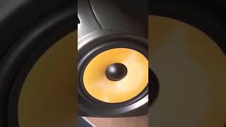 Video thumbnail for BEHRINGER B1031A TRUTH 8 STUDIO MONITORS by Gel Cri