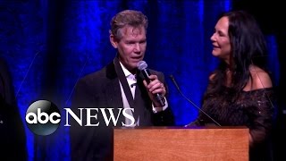 Randy Travis Sings at Hall of Fame Induction