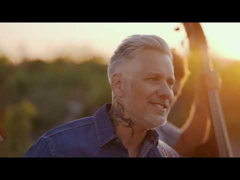 The Infamous Stringdusters - "Light at the End of the Day" (Official Music Video)