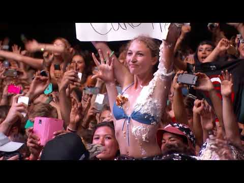 Steve Aoki plays Genesis - Apocalypse in 9/8 from Supper's Ready