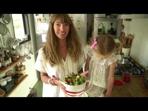 A rhubarb compote recipe, plus -- how to make the perfect oatmeal!