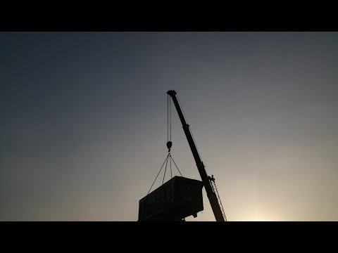 Dangerous idiot Crane Operator skills - biggest crane fails