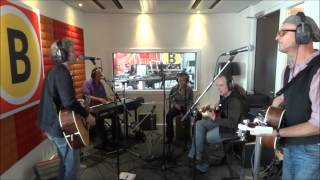The Old Brown Shoes (Beatles Tribute) live acoustic at Omroep Brabant Radio