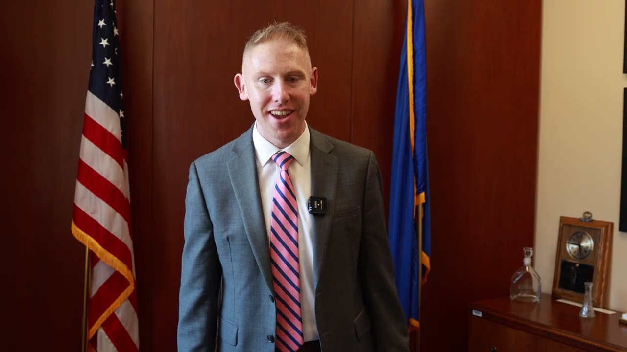 El Honorable Stephen Harding, Líder de la Minoría del Senado 