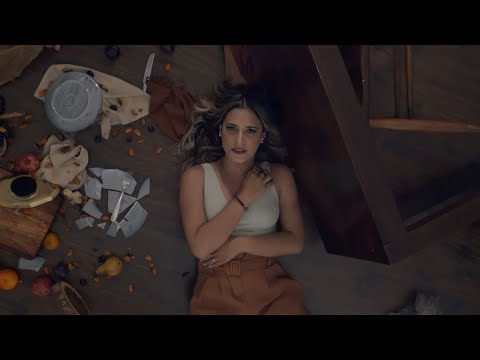 Nathalie Hazim - Tus Silencios (nueva versión) (Videoclip Oficial)