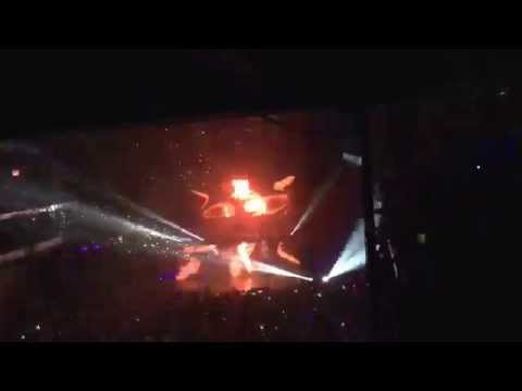 Dash Berlin feat. Emma Hewitt - Waiting (W&W Remix) Live at Terminal 5