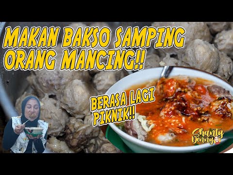 MAKAN BAKSO SAMPING ORANG MANCING!! BERASA PIKNIK!! BAKSO SAPI BRALINK!!