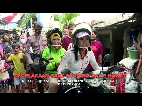 Saking semangatnya si ibu sampai nyungsep -UANG KAGET