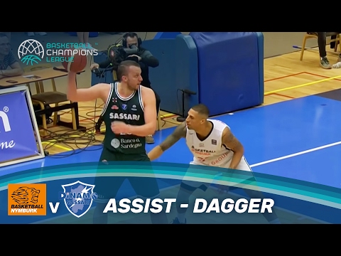 Savanovic with a strong one-handed assist for the three points!