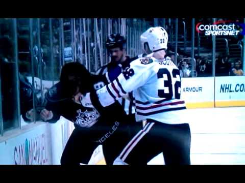 John Scott wins fight for Blackhawks