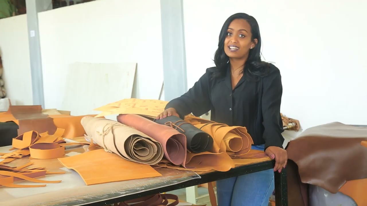 ካባና ዲዛይን በአዲስ አበባ ከተማ አስተዳዳረ ሚገኝ የቆዳ ውጤቶችን በማምረት 90 በመቶው የሚሆኑ ምርቶቹን ለውጭ ሀገር ገበያ የሚያቀርብ ድርጅት ነው
