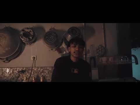 Puxesy - Mungkin (Official MV)