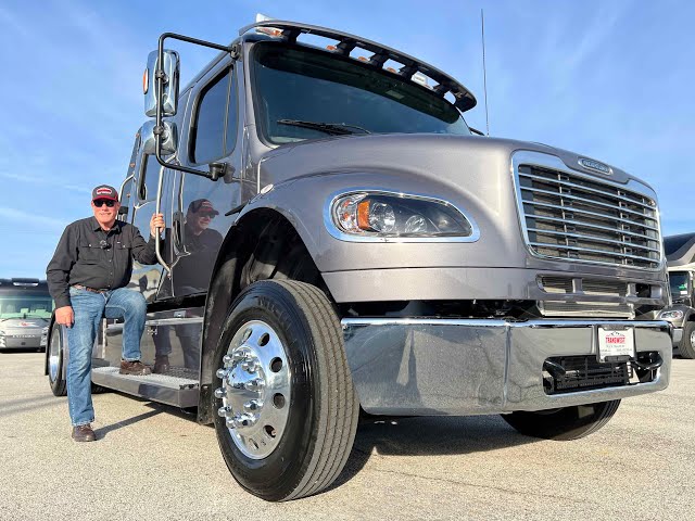 Preview image of 2023 Bolt Freightliner M2 106 (11N231984) youtube video