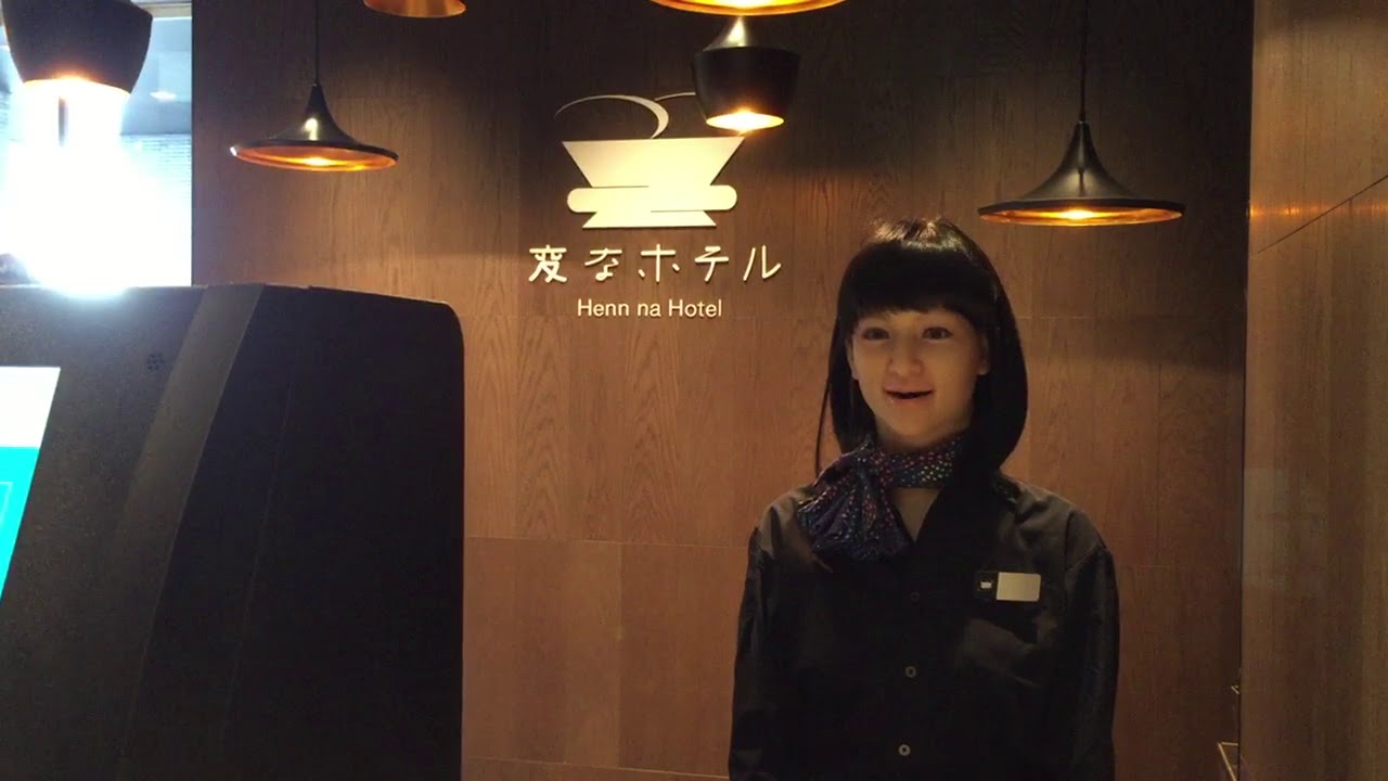Robotic receptionist at Henn Na Hotel Tokyo Ginza [RAW VIDEO]