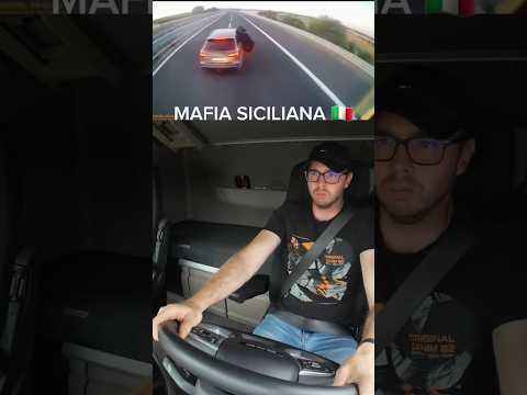 Where beauty meets danger. ☠️🇮🇹 #shorts #dangerous #truckdriver  #road  #dashcam