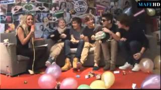 Diana Vickers calling One Directon fans &#39;Fannys&#39; (LIVE)