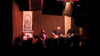 Chinua Hawk covers Michael Jacksons Man in the mirror Live @ Eddies Attic 1