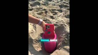 Download lagu Gadis Ini Mengubur Sudut-Sudut Selimutnya di Pasir mp3
