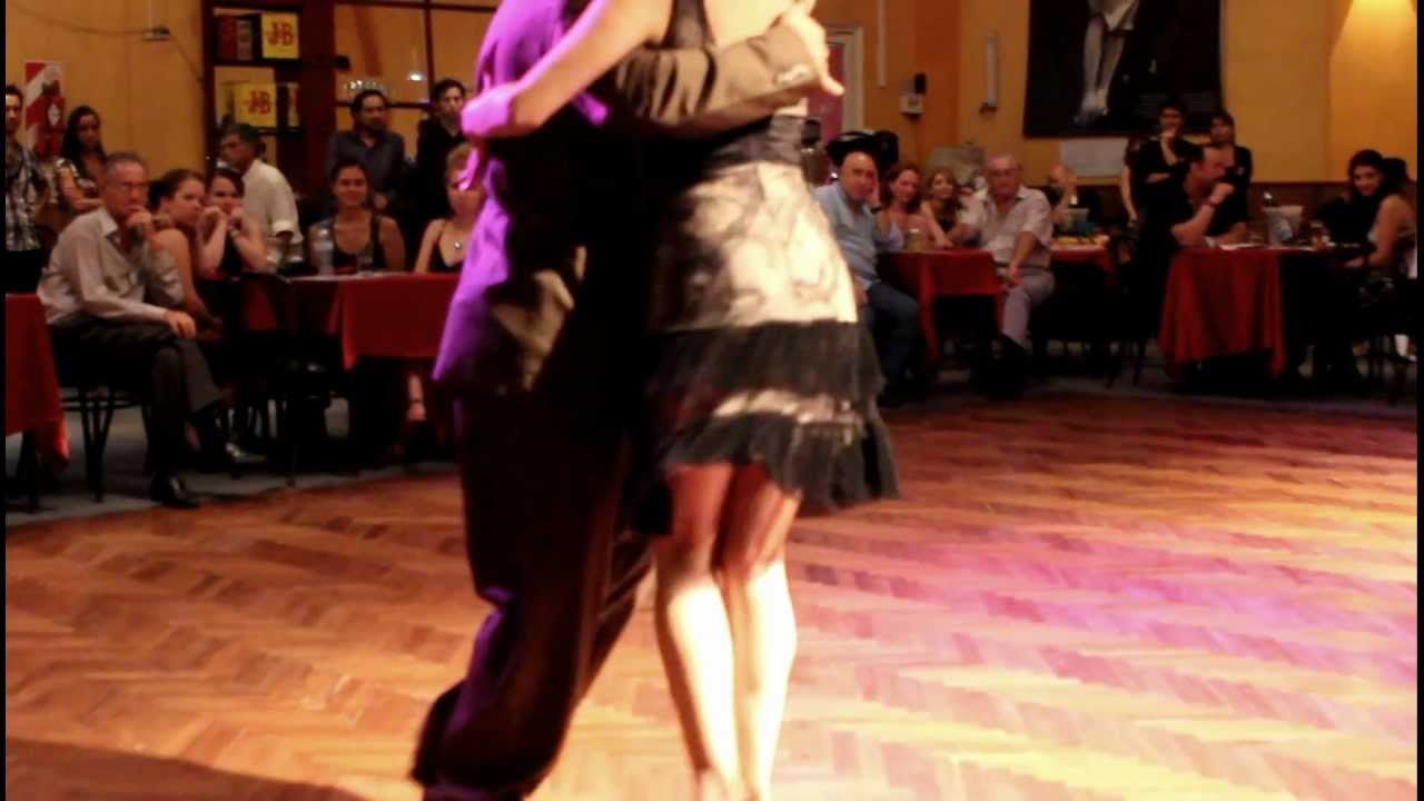 Cristhian Sosa and Sabrina Garcia Salon Canning (4)