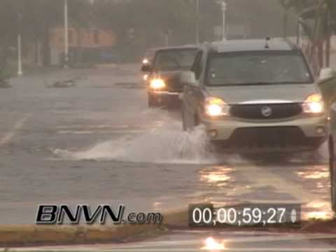 Hurricane Wilma Video - 10/24/2005 - Naples Florida - Part 12