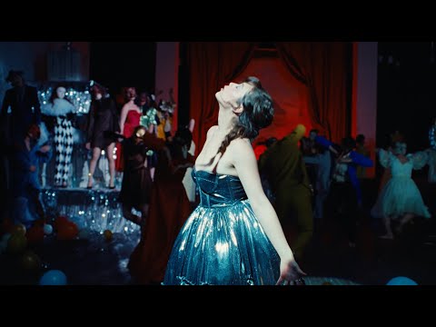 Poster  Never Been Calm And Collected Lyrics – Laufey 