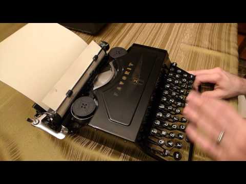 Adler Favorit Typewriter German Keyboard QWERTZ