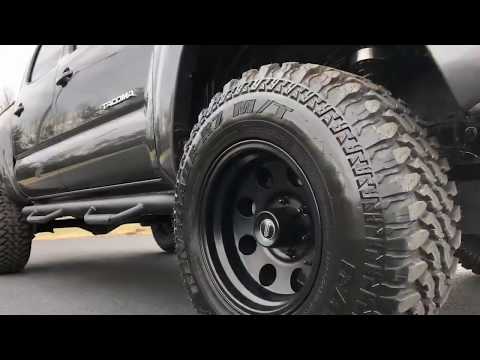 LIFTED 2015 TOYOTA TACOMA TRD SPORT 4.0L V6 4x4!