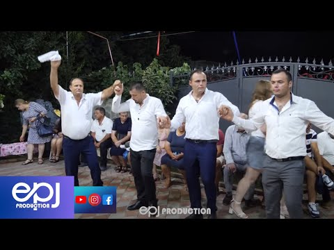 Dasma Shqiptare - Babai me djemte hapin vallen ne dasmen e djalit  "Familja Memishaj"