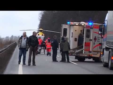 A 4: Mit Ford unter Sattelzug geschleudert. Video: TVnews-Hessen