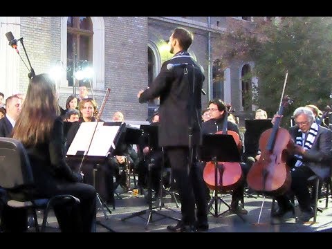 Primul Pas Pe Stadion - Symphonic Orchestra And Peluza Sepcile Rosii - U Cluj