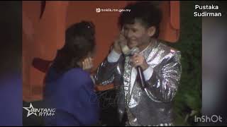 Download lagu Datuk Sudirman - Adegan Lucu Bersama Peminat (Yati) mp3