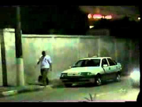 Ricardo pegadinhas - caveira no táxi junto ao cemitério