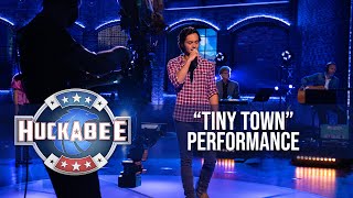 Laine Hardy Performs “Tiny Town” | Jukebox | Huckabee