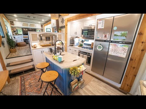 400 SqFt Renovated 5th Wheel RV w/ 5 Slides - Light and Bright Tiny House