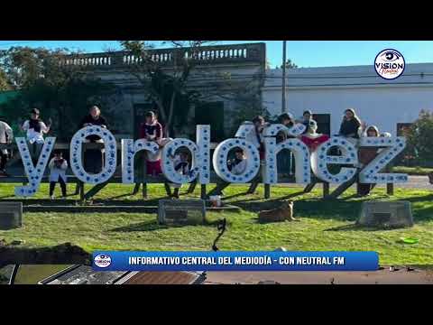 Niños decoraron las letras de José Batlle y Ordóñez con sus manitos pintadas de color Celeste