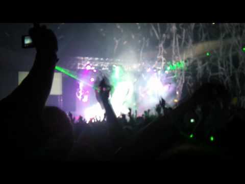 Avicii Playing Kick Out The Epic Motherf*cker By Dada Life (05.03.12/Austria)