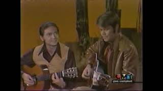 Guitar shred time with Willie Nelson and Glen Campbell - Columbus Stockade Blues (1970)