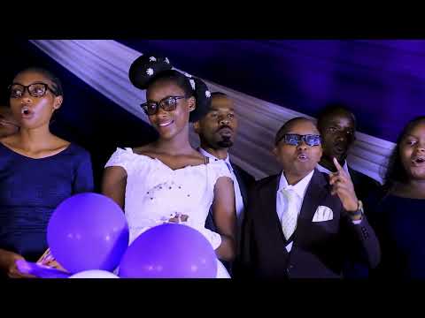 The Revivers Ministers// Live Performance of Mitunguja Song During Azizi and Sharon Wedding