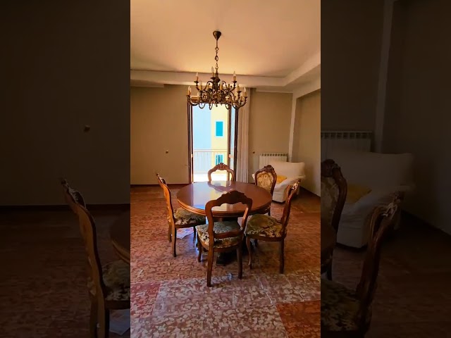 VENDESI AMPIO APPARTAMENTO CON GIARDINO DI PROPRIETÀ E CANTINA