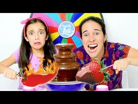 ROLETA MISTERIOSA de CHOCOLATE vs COMIDA DE VERDADE ★ Desafio com Mamãe (Chocolate Fondue Challenge)