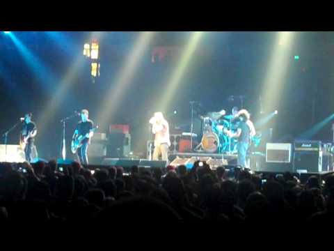 Pearl Jam Push Me, Pull Me at the Spectrum 10/28/09