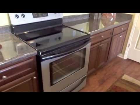 KC167 - Fabulous Updated 1 bedroom Apartment in Overland Park - Incredible Value!!!