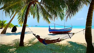 Meeru Island Resort and SPA-Beaches at noon on a sunny day. North-Male-Atoll,Malediven,Maldives 4K