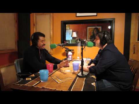 Neil deGrasse Tyson: Why Flying Saucers Can't Spin