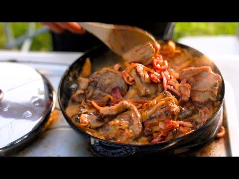 Tender Lamb Chops With Creamy Onion Sauce