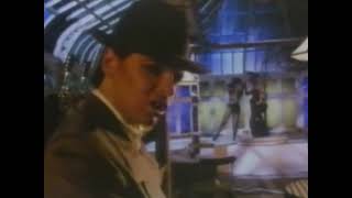 Gary Numan–She's Got Claws (Official Music Video)