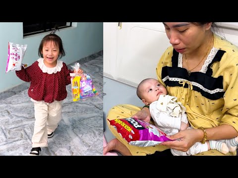 Diem brought birthday gifts for her mother and baby Banh Bao