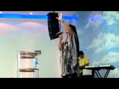 Fernanda Brum Quebrantado Coração - Sede Nacional da Paz e Vida 15/02/2011