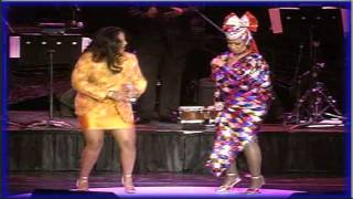 La India & Celia Cruz - La Voz De La Experiencia (En Vivo) HD