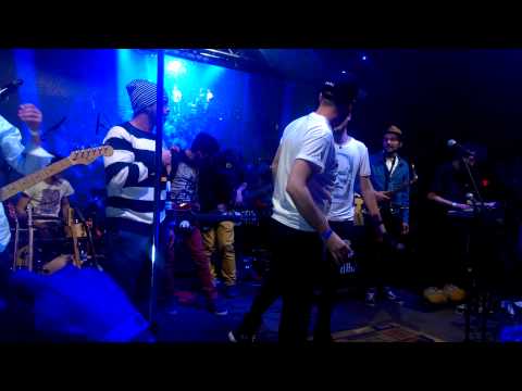 Les Elephants Bizarres cu Deliric - În culori